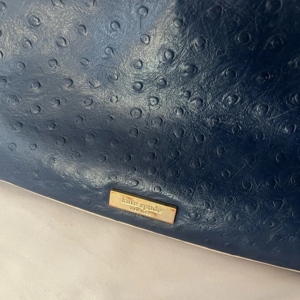 Kate Spade blue and cream ostrich leather bag - Picture 5 of 7
